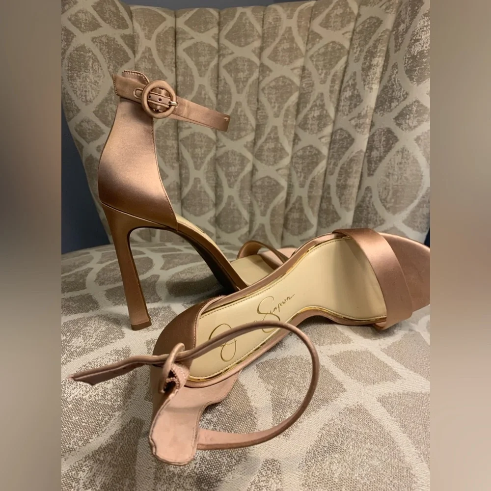 Jessica Simpson Champagne colored high heels - Picture 3 of 10